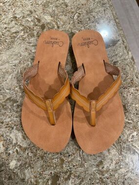 Reef Women’s Tan/Brown Scalloped Leather Flip Flop Sandals